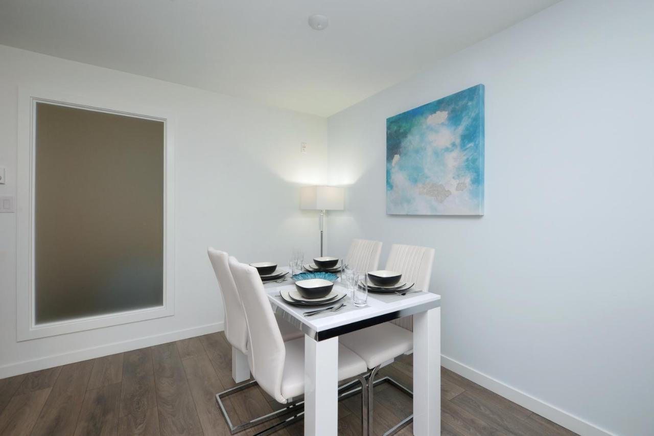 Gorgeous Old Town Condo With Patio And Parking! Victoria Buitenkant foto