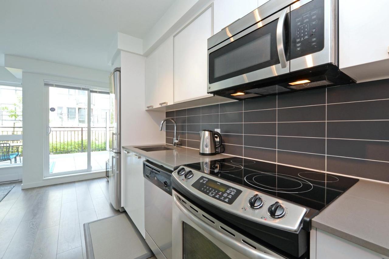 Gorgeous Old Town Condo With Patio And Parking! Victoria Buitenkant foto